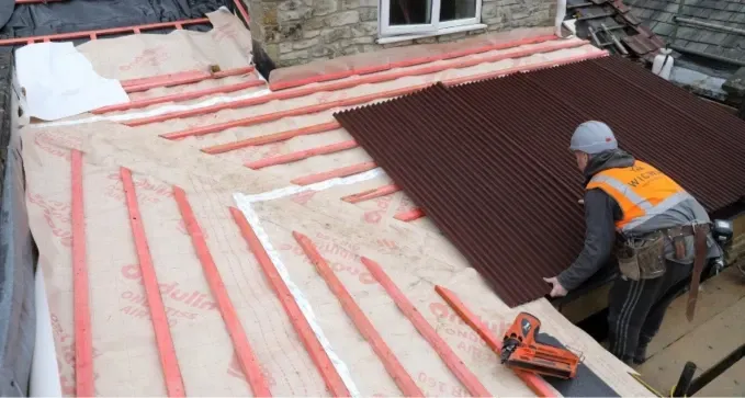 instalar onduline bajo teja en Ponferrada